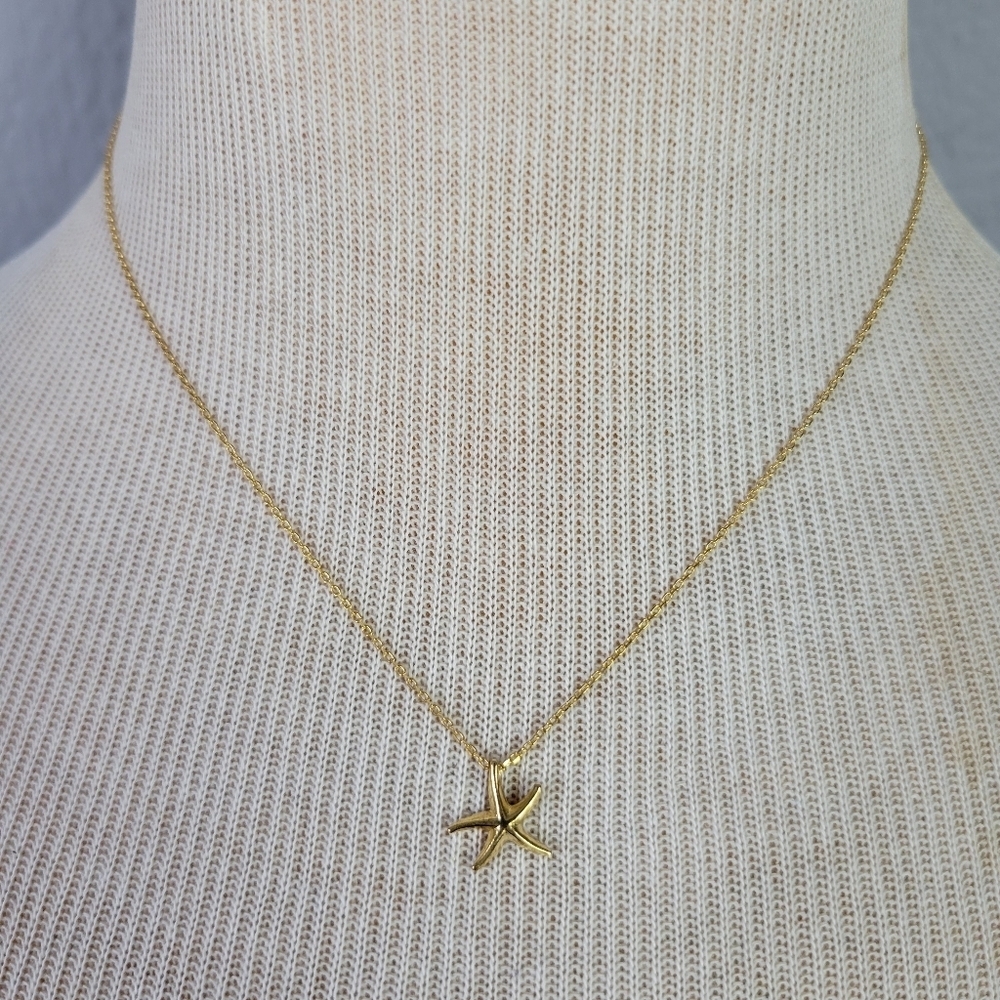 BOUTIQUE // gold starfish pendant necklace - Picture 2 of 3
